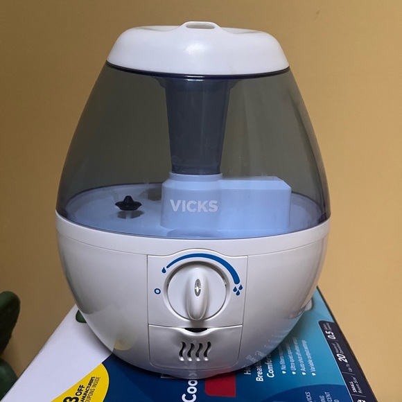 Vicks Cool Mist Humidifier 🩵💙 - Picture 3 of 7